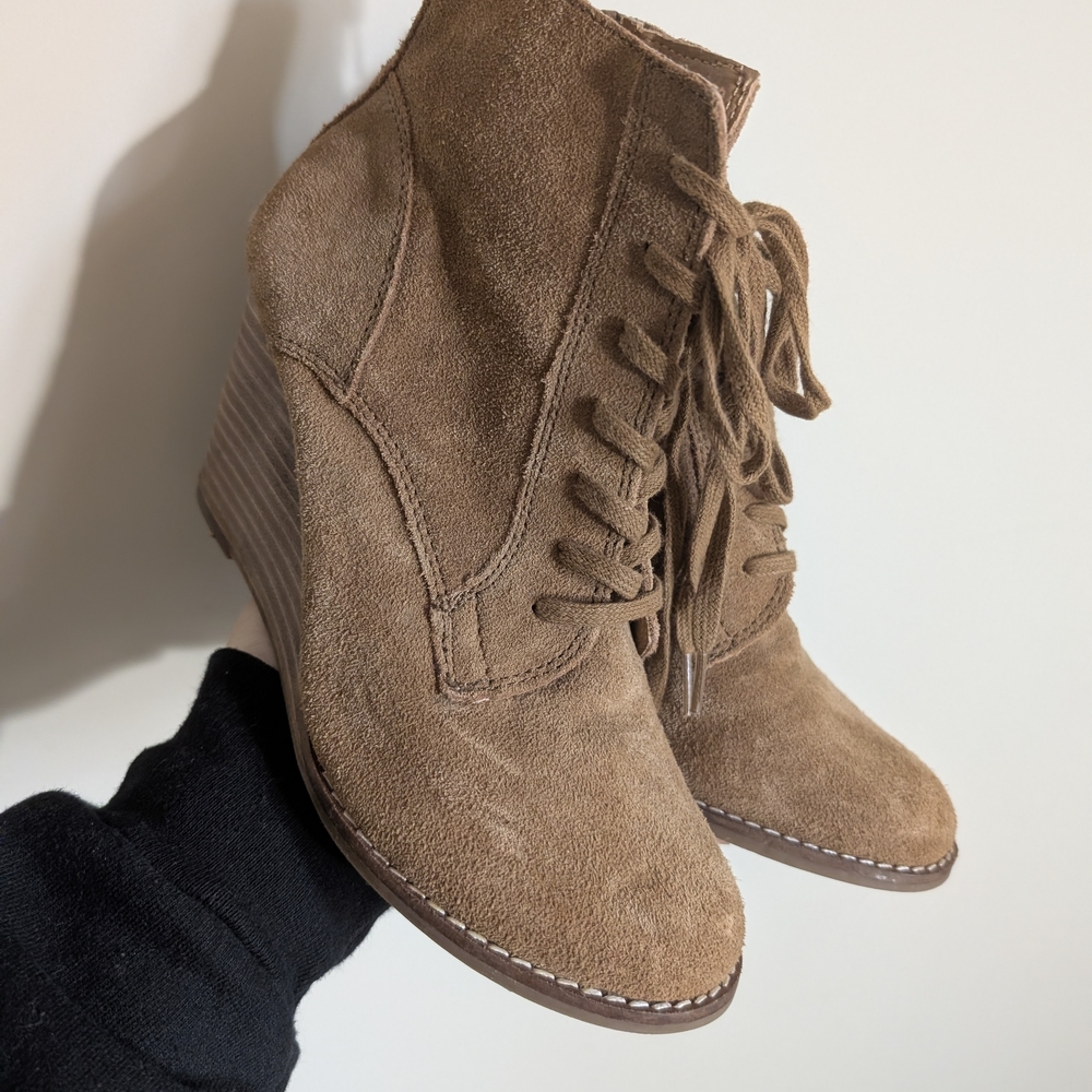 Lucky Brand Tan Suede Lace-Up Wedge Boots